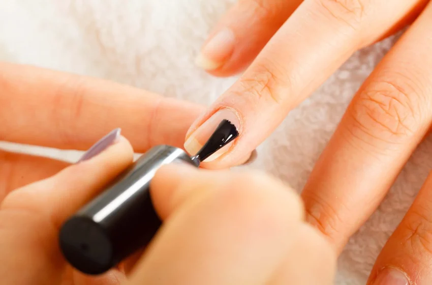  Why Uno Base Coat Matters in Professional Nail Services